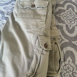 American Eagle Outfitters Cargo Shorts - Tan